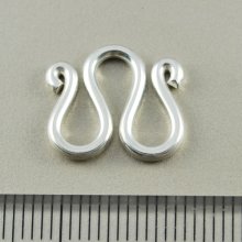 別アングル1: フック 約12.6mm×14.6mm シルバーパーツ