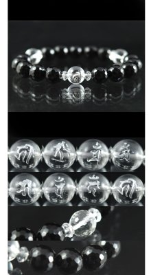別アングル1: 銀彫り守護梵字＆AAA128面カットオニキス＆AAAAA128面カット水晶の最強コラボ数珠ブレスレット 