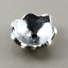 別アングル2: 座金（ビーズキャップ）8mm 1個